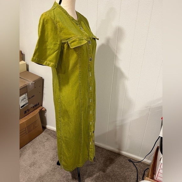 3/$25🎈Green  button down midi dress - Picture 2 of 6